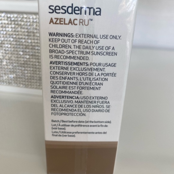 LOW START!! Sesderma face brightening serum - Picture 4 of 6